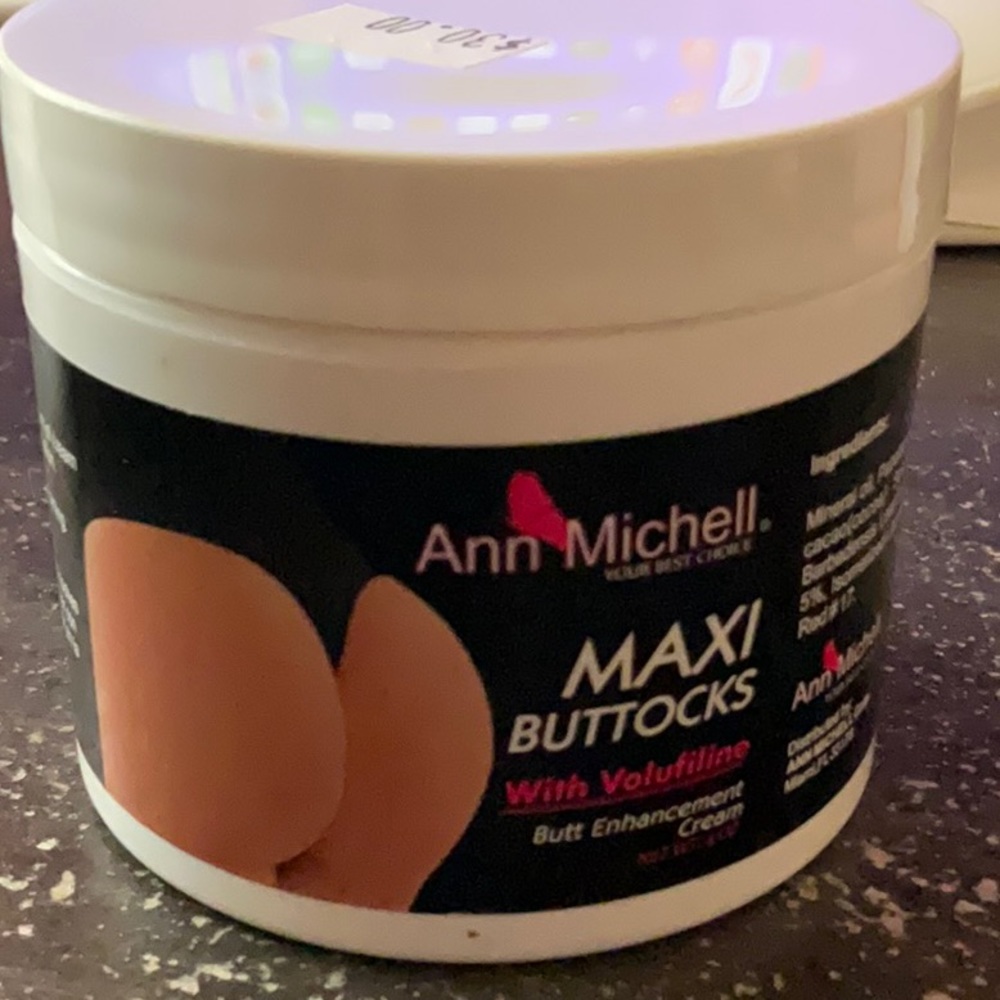 Ann Michell Maxi Buttocks